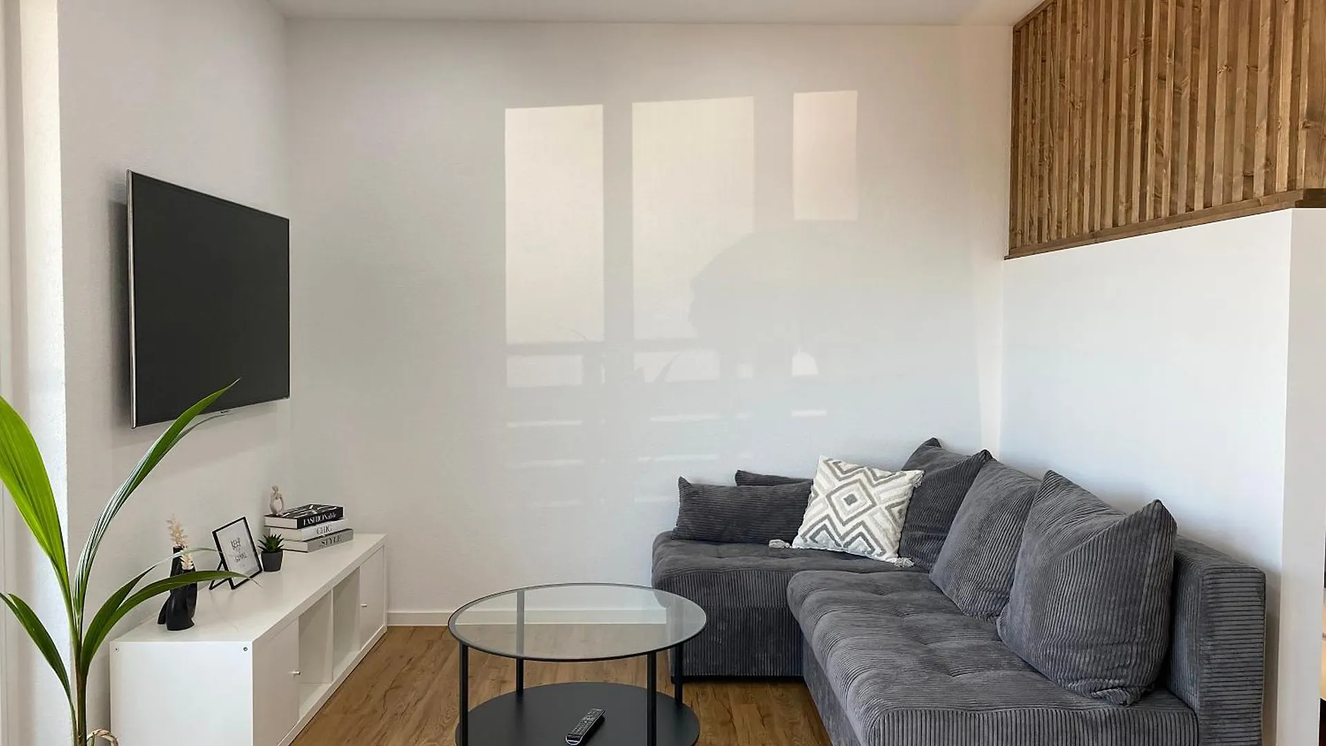 Little Penthouse Apartment Waldbuttelbrunn Germany