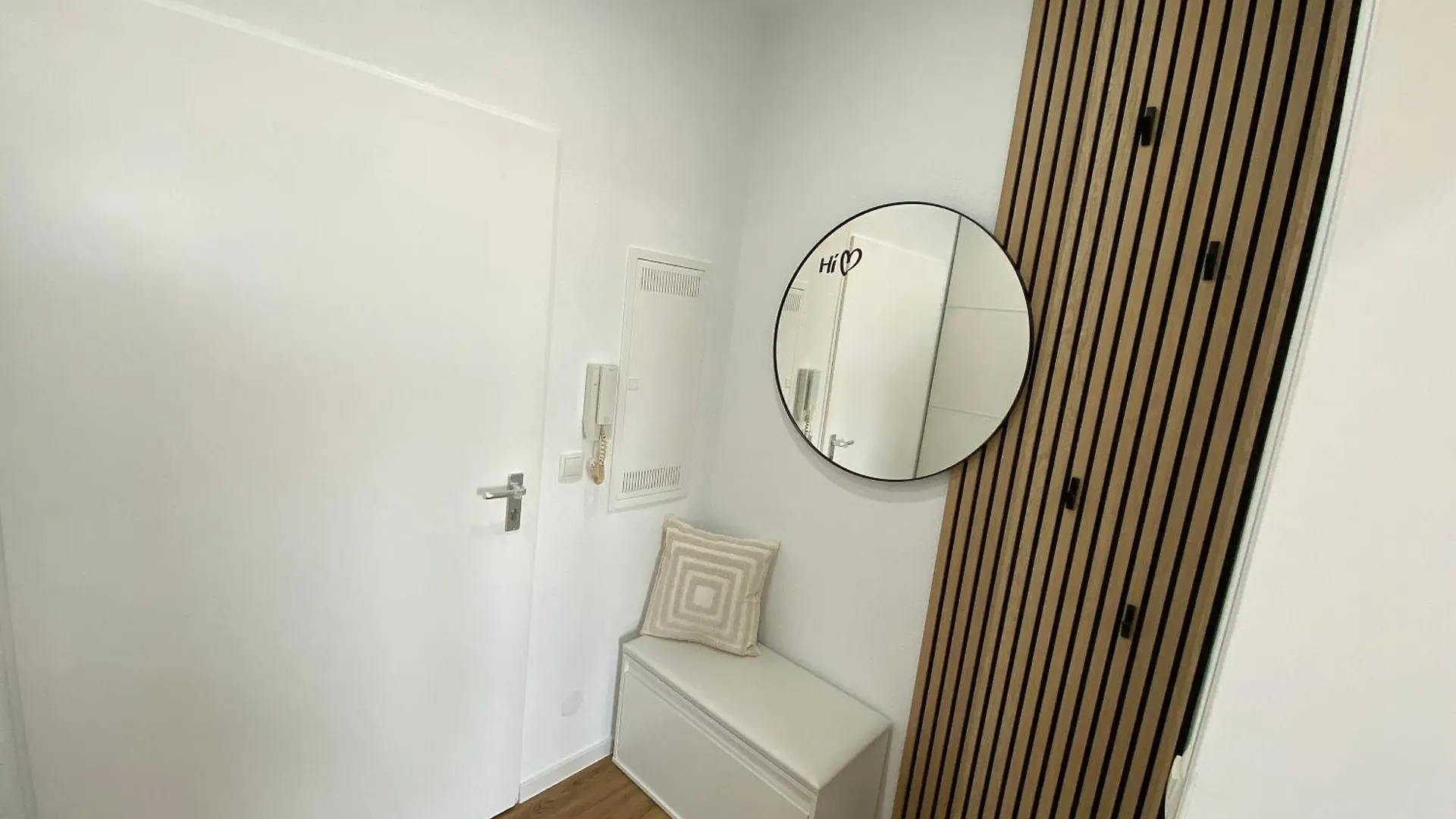 Little Penthouse Apartment Waldbuttelbrunn Germany